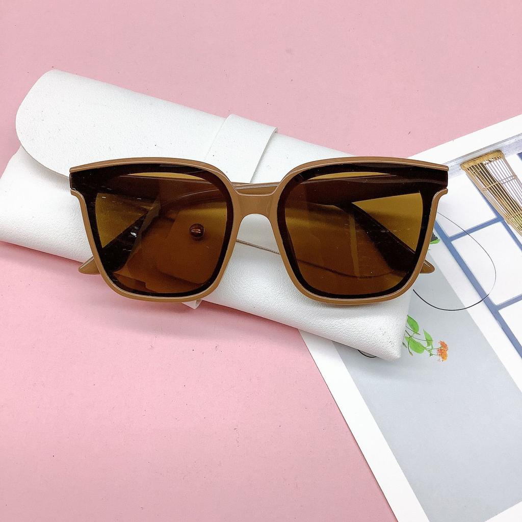 Детские солнцезащитные очки в персонализированной коробке, модные корейские солнцезащитные очки цвета океана для мальчиков и девочек, вогнутая форма для путешествий для детей