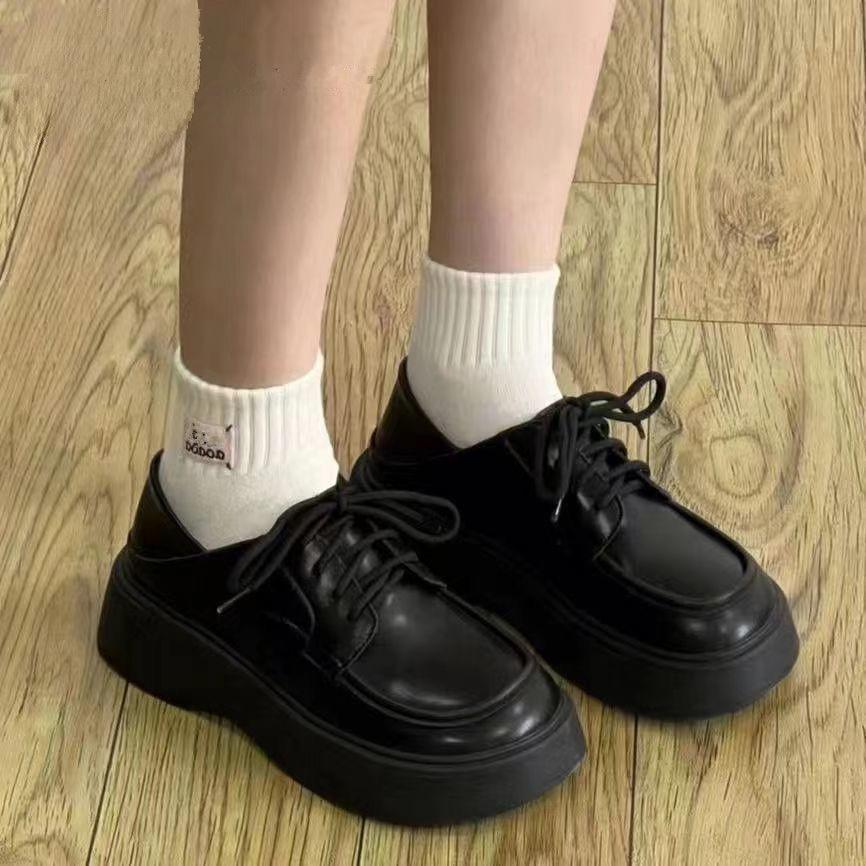 Полуподдерживающие туфли двойного назначения Маленькие кожаные туфли Женские новые туфли-лодочки с круглым носком Мокасины с приподнятым низом Стиль преппи Британский стиль