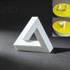 Минималистичный настольный аксессуар Треугольная скульптура 3D-печатная фигурка оптической иллюзии Абстрактное геометрическое произведение искусства Декорация для гостиной,