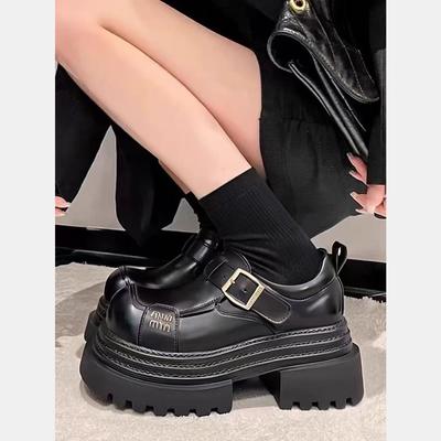 Туфли-муффины на платформе в ретро-британском стиле с большой головкой, кожаные туфли для работы на работе, простые и универсальные женские мокасины, весна 2024, новые модели