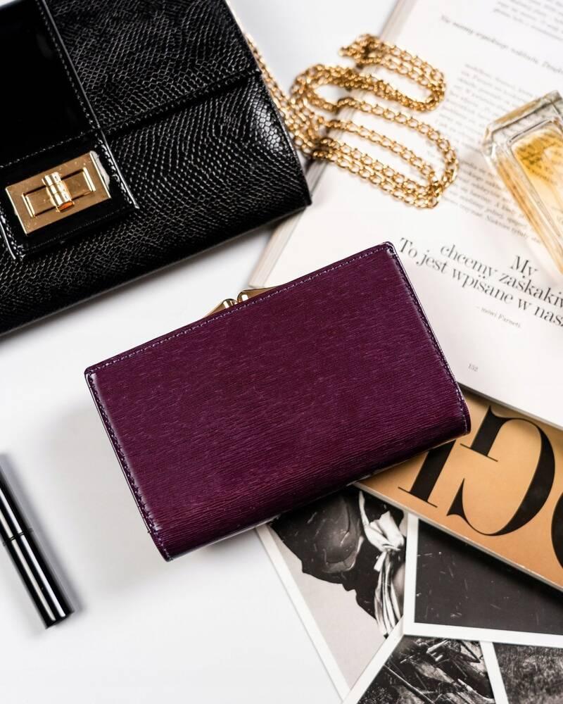 Medium-sized women's wallet made of genuine leather - Peterson