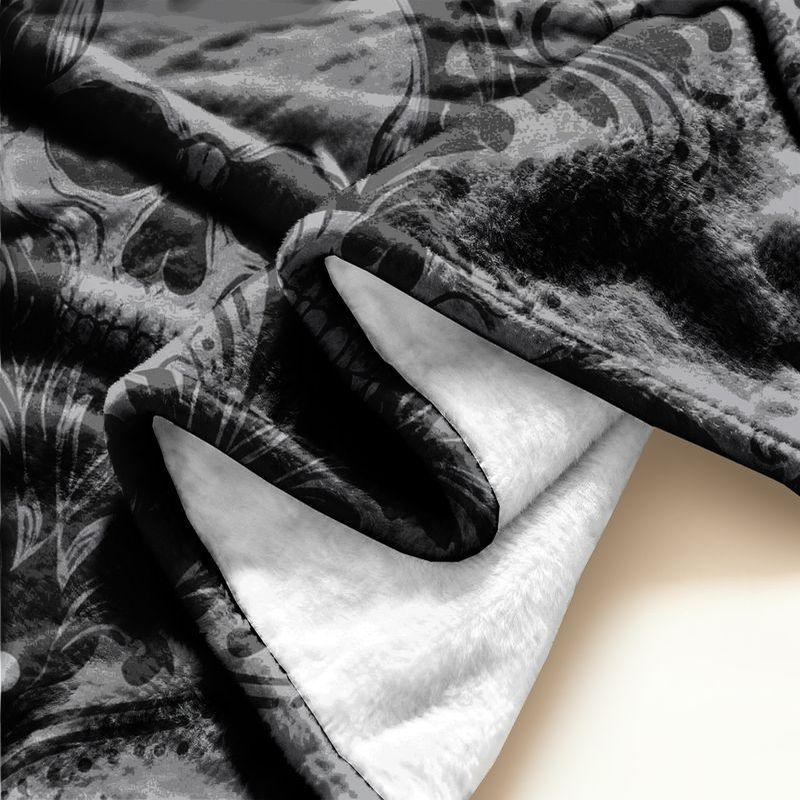 VIKAMA Gothic Baroque Skull Throw Blanket Dark Floral Print Flannel Blanket Soft Warm Sofa Bed Cover Halloween Home Decor Gift