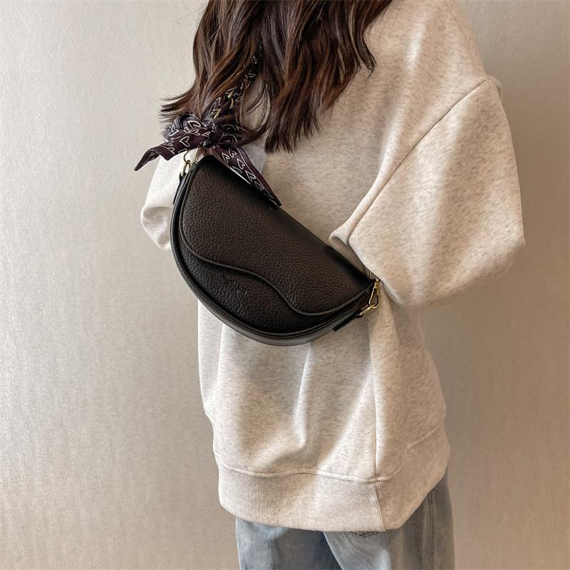Ielgy Retro Texture Lychee Pattern Ladies Bag All-Match Saddle Bag Commuter Shoulder Mess