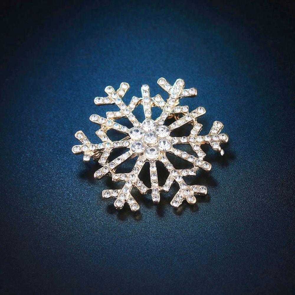 Zircon Creative Snowflake Brooch Zinc Zinc Zinc Alloy Elegant Decoration