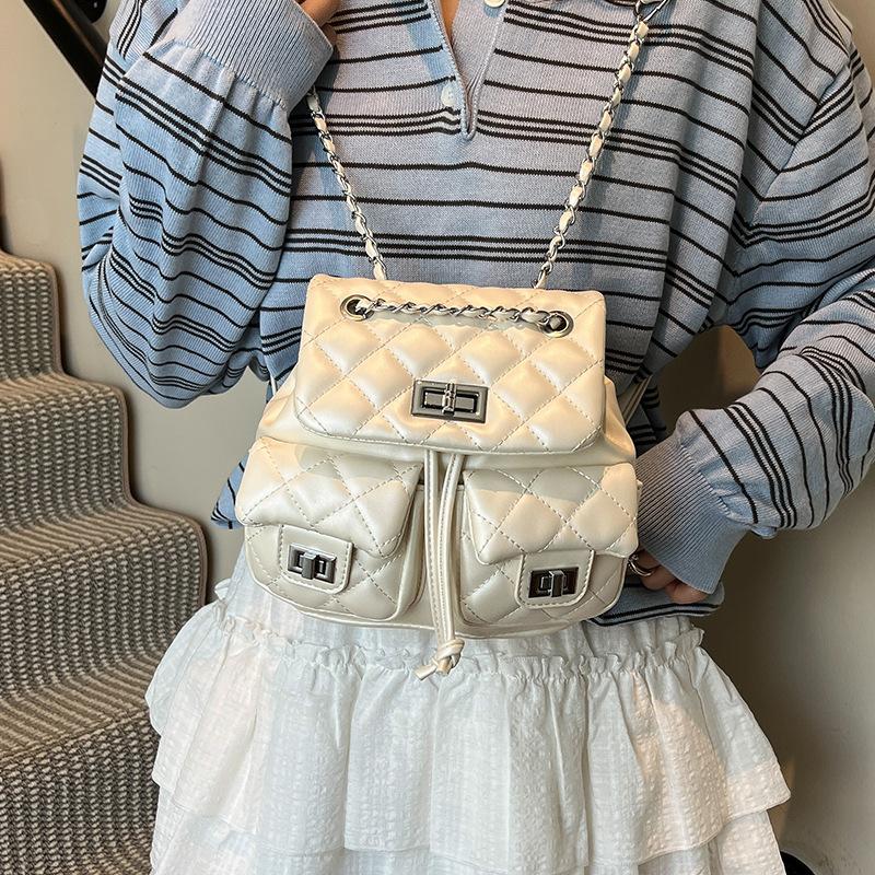 Women's Diamond Small Fragrant Wind Backpack Women's 2025 New Fashion Design Sense Niche Travel Lightweight Chain Schoolbag