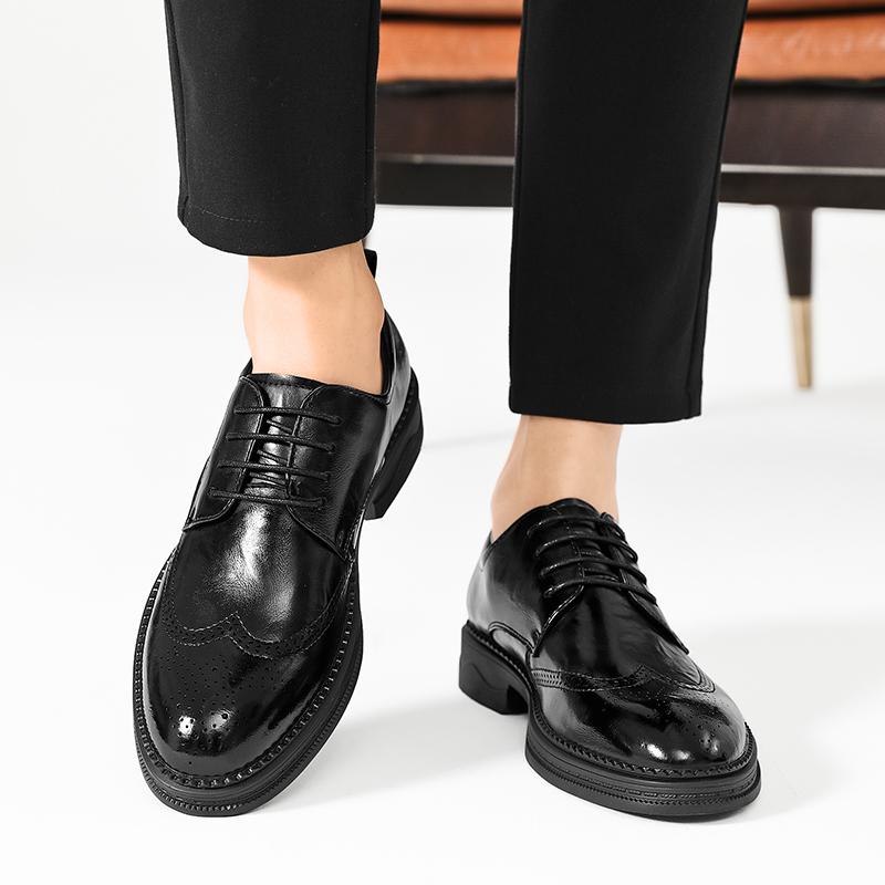 Классические черные новые мужские модные деловые кожаные туфли на шнуровке, высококачественные мужские туфли с острым носом и резным носком