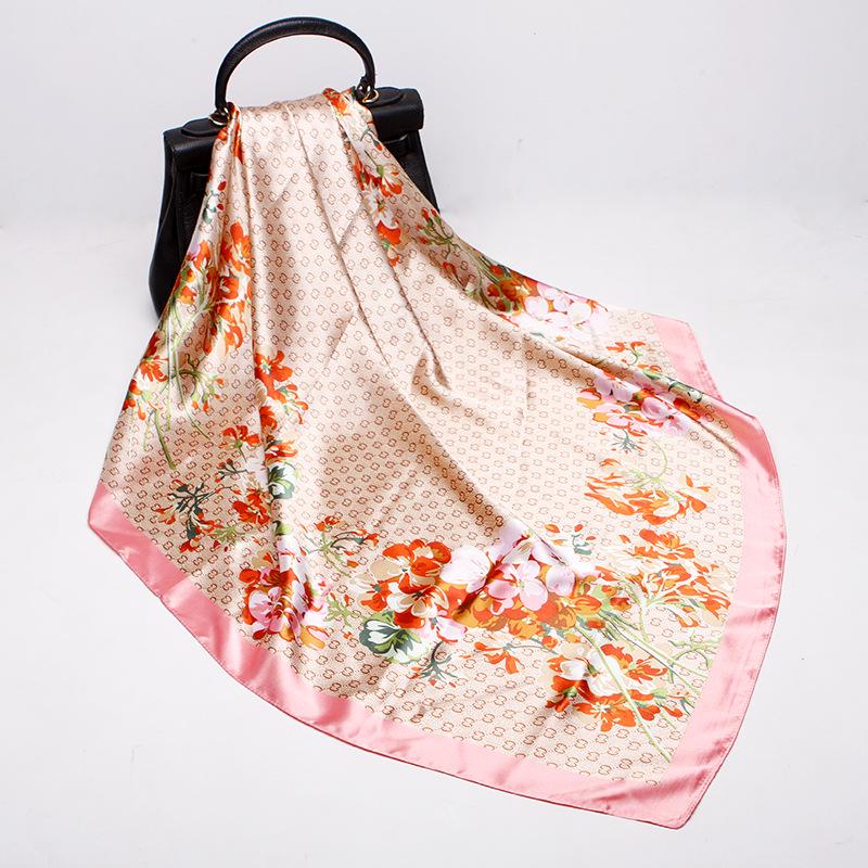 Шёлковый платок с принтом 90 см