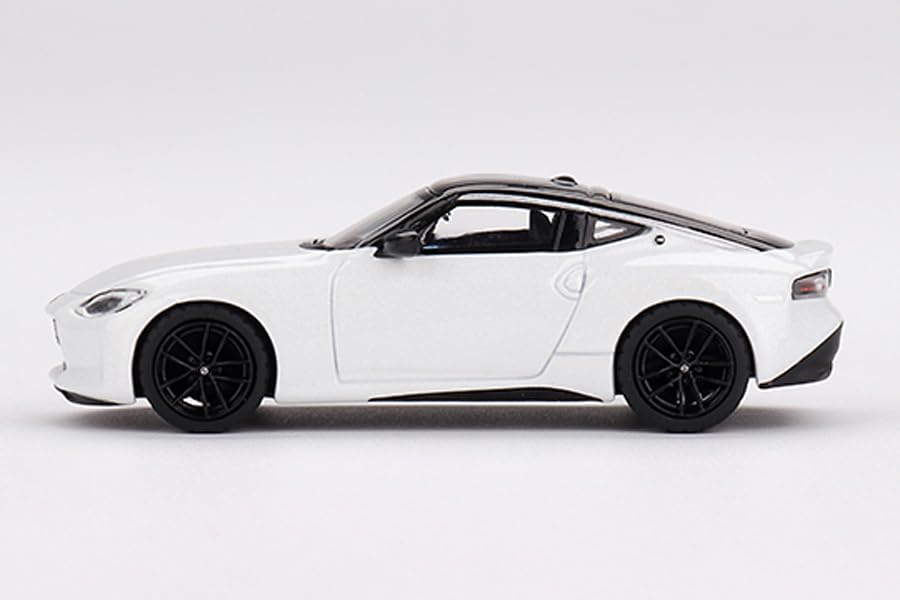 TrueScale Miniatures MINI GT Nissan Fairlady Z 2023 Everest White Drive Finished Model 1/64 Right-Hand