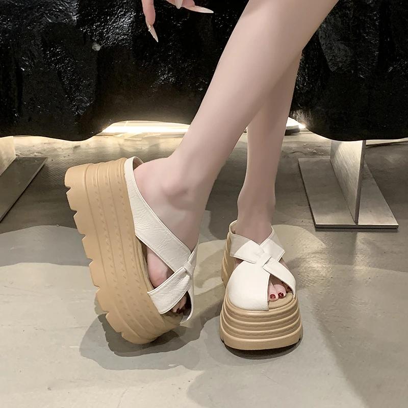 Модные 8 см Универсальные Ретро Женские Туфли 2025 Лето Сабо на Каблуке Увеличение Роста Женские Сандалии Леопардовый Толстый Новый Модный Скандал