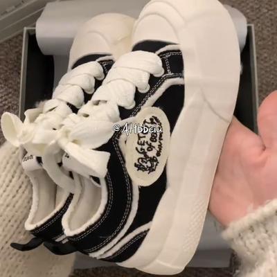 Маленькие белые туфли оригинальные нишевые туфли женские новые на платформе универсальные студенческие парусиновые туфли повседневные кеды