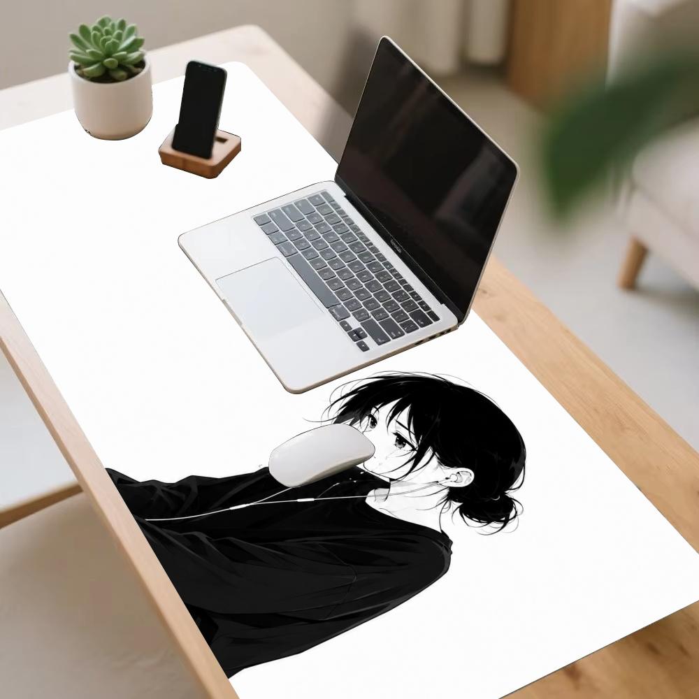 Black and White Sad Girl Large Gaming Mouse Pad Desk Mat Anti‑Slip Computer Keyboard Mousepad Office Desktop Decor Mouse Mat