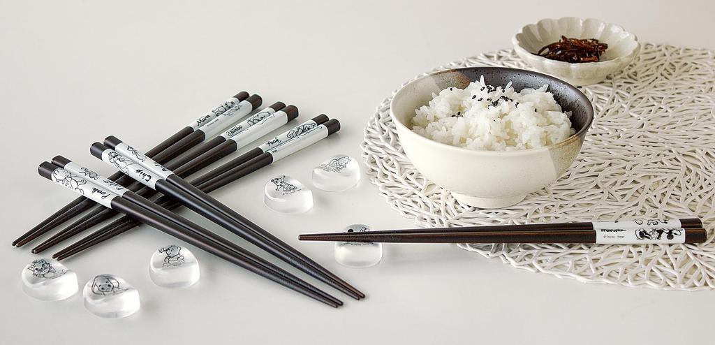 Disney the Pooh Chopsticks with Glass Dishwasher Wakasa Miscellaneous Made In "Winnie Pooh" Beads, Approx. 23cm, Safe, Lacquer, Goods, Japan, 3318-04