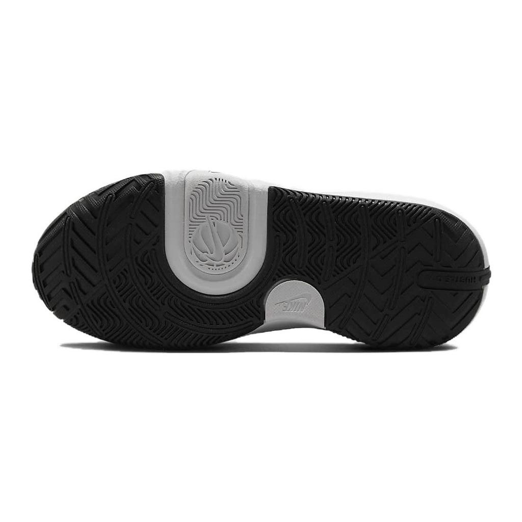 Nike Детские кроссовки Team Hustle D11 GS черно-белые DV8996-002
