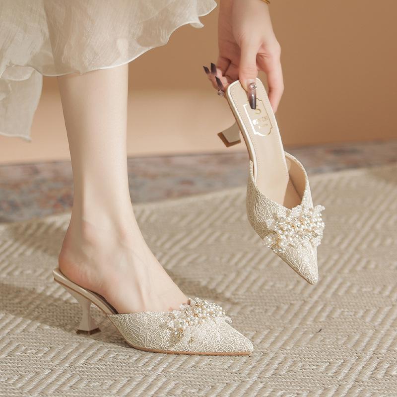 Туфли-лодочки со стразами, бантиком, острым носком, на тонком высоком каблуке, женские, с мелким вырезом, не утомляют ноги, летние новые босоножки с открытой пяткой, женские