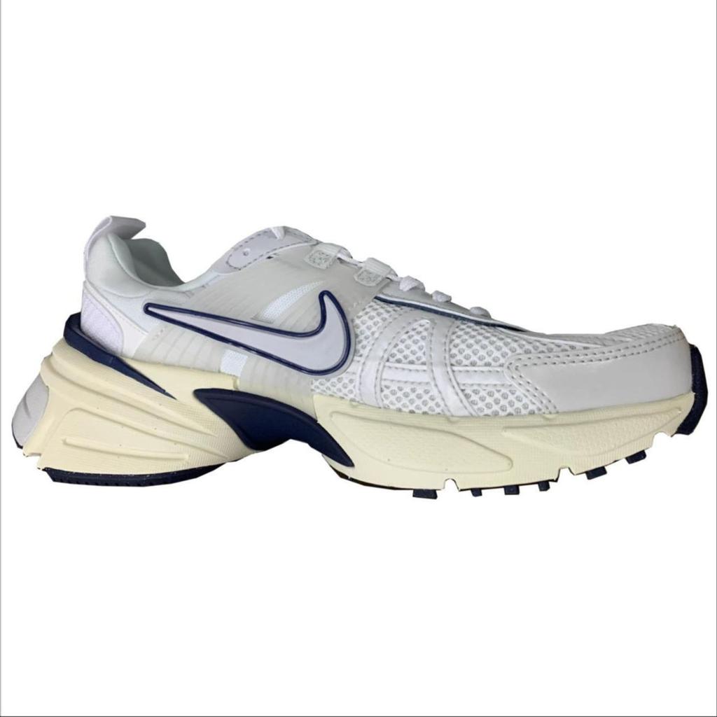 Nike Женские кроссовки V2K Run Summit White FD0736-102
