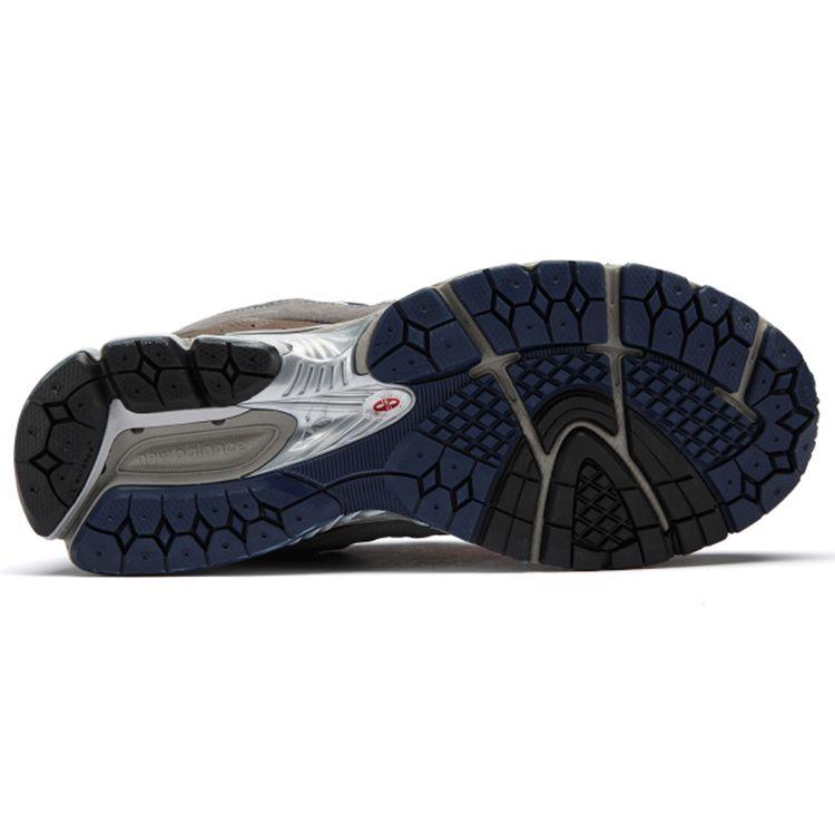 New Balance 2002R Pouch - Кроссовки унисекс Castle Grey Natural-Indigo M2002RVA