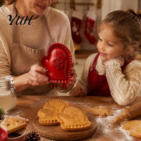 Holiday Pie Molds Christmas Hand Press Mold, Plastic Pastry Dough Party Food Prep Neatly Cut Cookie Cutters for DIY Treats Baking Gifts Enthusiasts