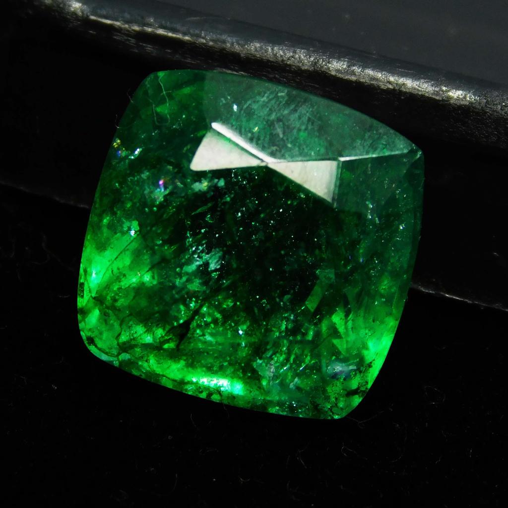 Natural Green Emerald Loose Gemstone Colombian 10 ct Cushion Cut for Jewelry Making and Crafts