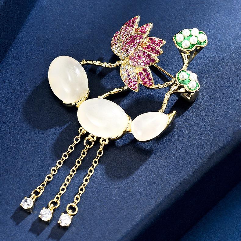 Лотос Корень лотоса Брошь с бахромой Женская Изысканная Удача Лотос Брошь Элегантный Темперамент Костюм Булавка Аксессуары