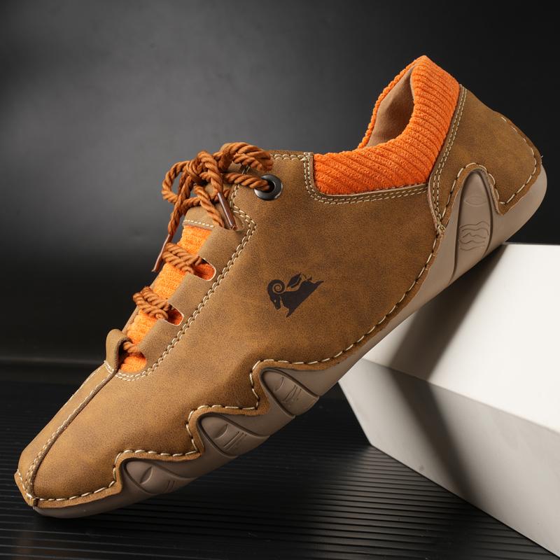 Модная повседневная обувь для мужчин, кожаные кроссовки, легкие туфли на плоской подошве для вождения, удобные мокасины для мужчин, новинка 2024 г.