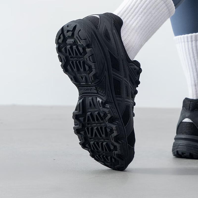 Asics Женская спортивная обувь для активного образа жизни 1022A335-001