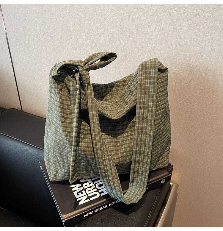 Fashion Casual Bag Women's Large-capacity New Popular Shoulder Large-capacity Class Commuter Tote Bag