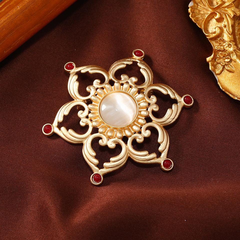 Vintage National Style Flower Brooch for Unisex Badge Pin Jewelry Party Office Gifts