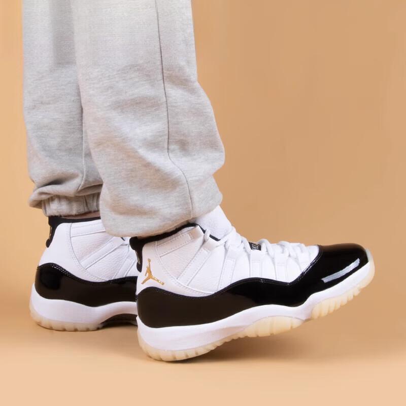 Детские кроссовки Air Jordan 11 Retro GS Gratitude / Defining Moments Белый Черный Металлик-Золотой 378038-170