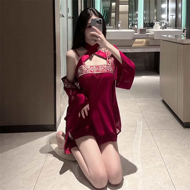 Сексуальное нижнее белье сексуальный трехсекционный комплект униформы прозрачная мягкая пряжа античный красный топ-бюстье юбка верхняя блузка Ханьфу