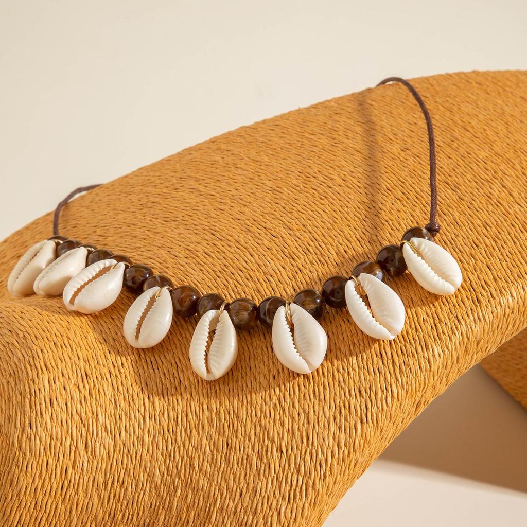 Hot Selling Summer New Seaside Vacation Bohemian Style Shell Pendant Necklace for Women's Jewelry Simple Fashionable Pendant Collarbone Necklace