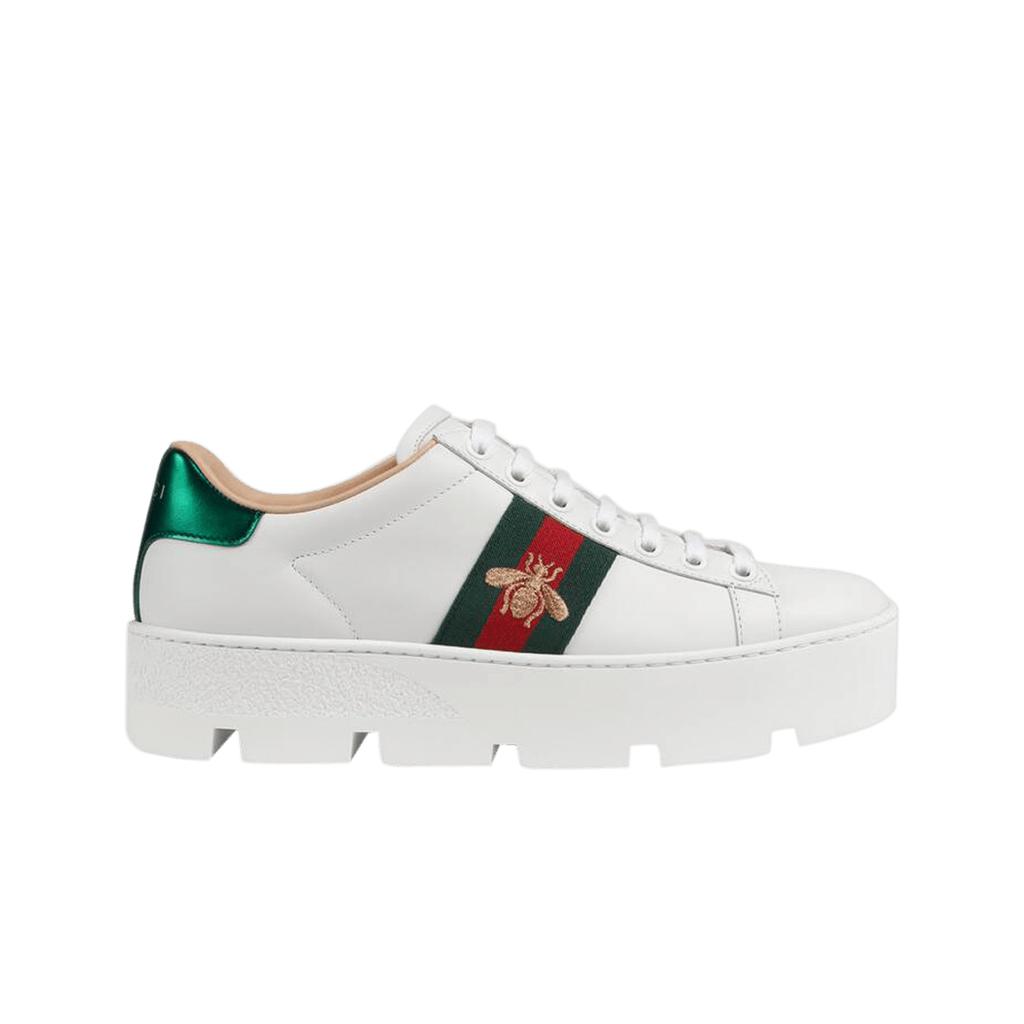(в) Белые кроссовки на платформе Gucci Ace с вышивкой