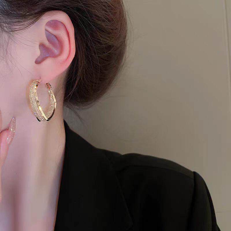 Женские двухслойные серьги из циркония — легкая роскошь, нишевый дизайн, ориентированный на темперамент, холодный стиль, смелое заявление.