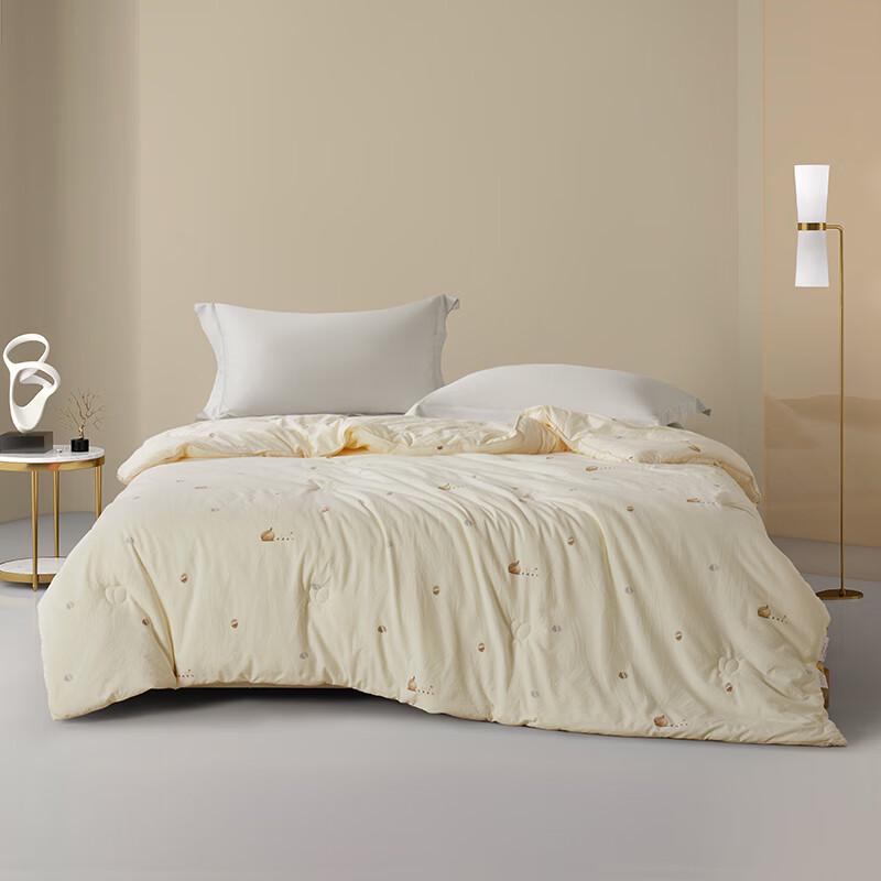 Мягкое всесезонное одеяло из полиэстера Tangna Home Textiles