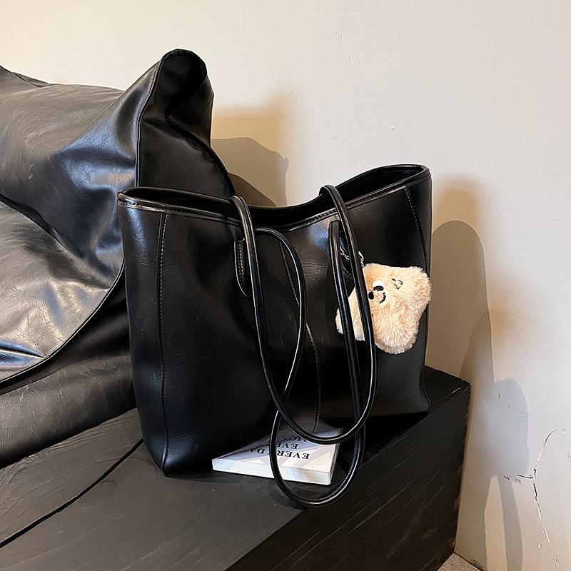 Ретро сумка большой вместимости женская 2025 новая корейская универсальная простая сумка-тоут для поездок на работу, на плечо, под мышку