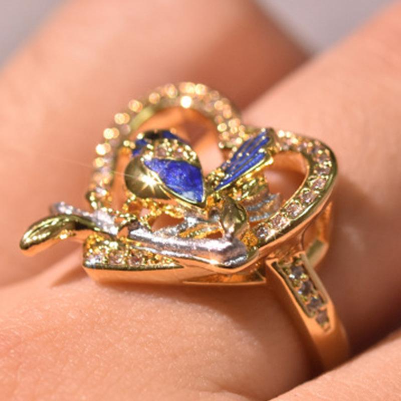 Креативные птицы, воробьи и крапивники звенят модными каплями клея.