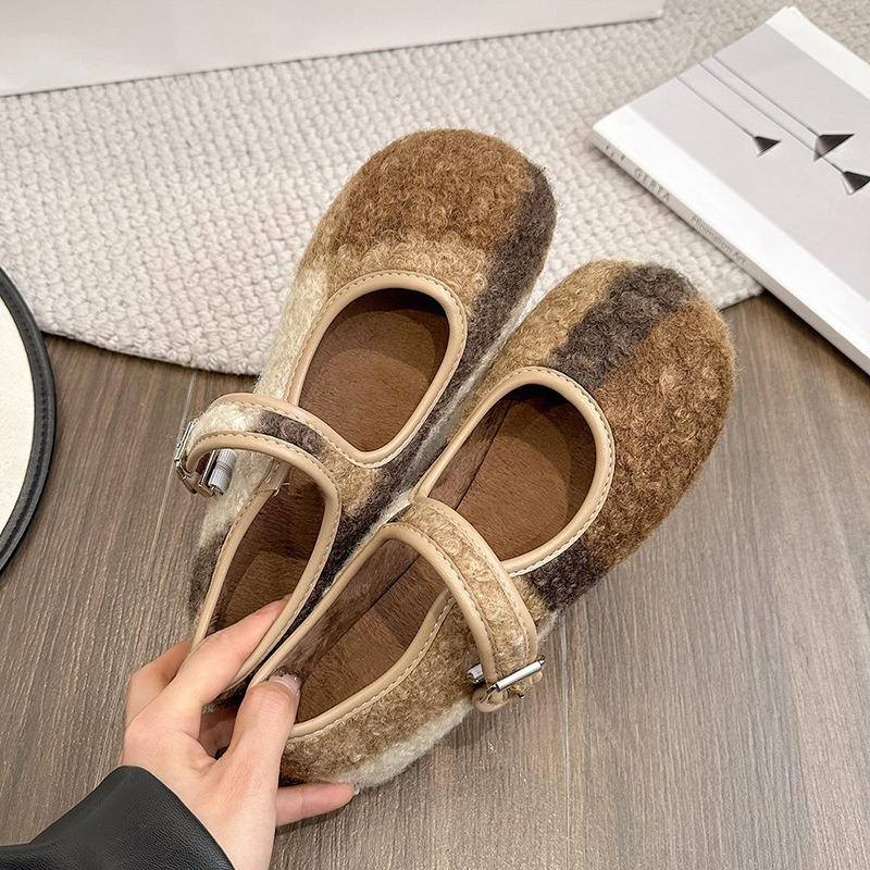 Женская обувь 2024 года, зимняя плоская подошва, французский ретро, круглый носок, плюшевые туфли Мэри Джейн, новые удобные хлопковые туфли с пряжкой