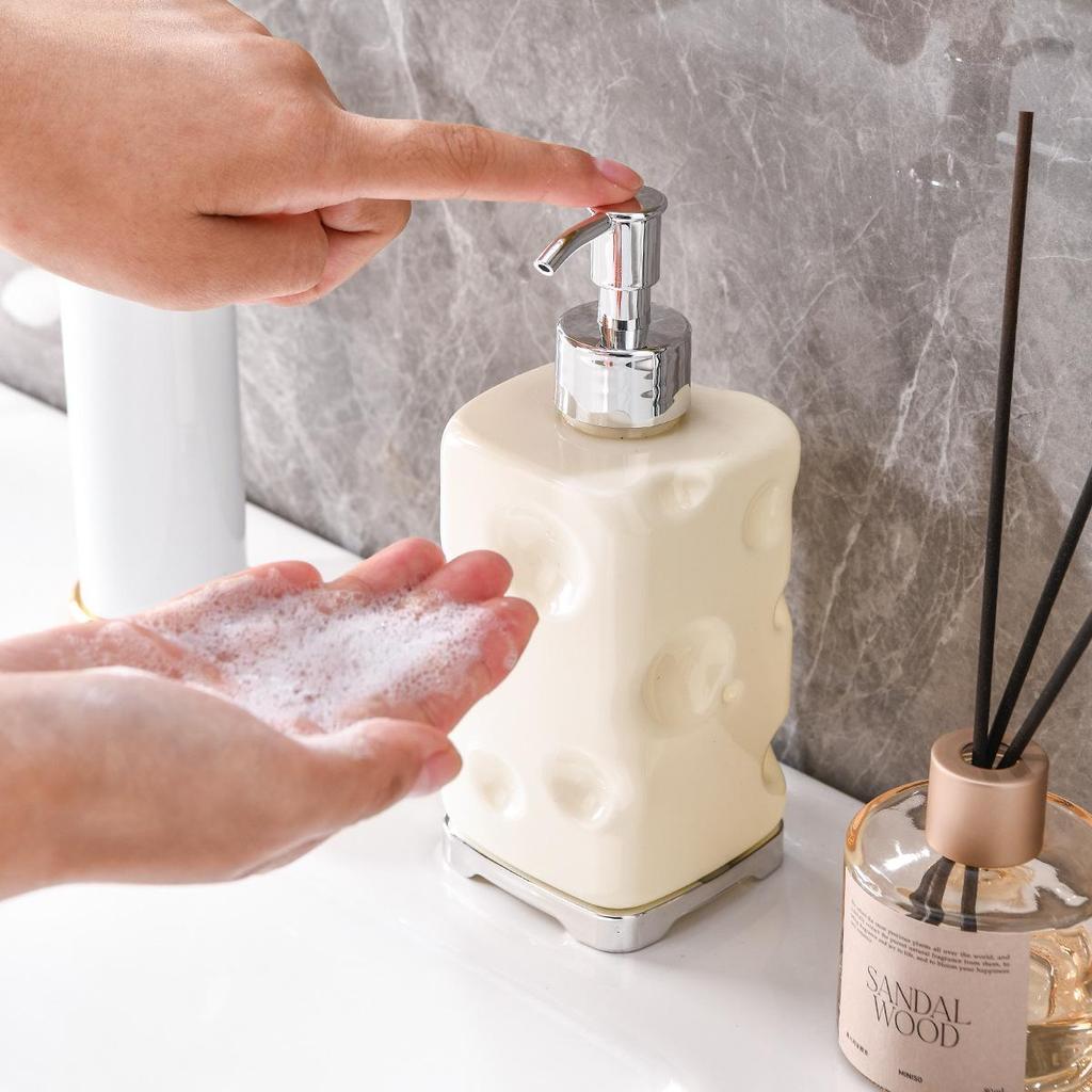 Креативные пластиковые бутылки для лосьона и шампуня для ванных комнат в отелях