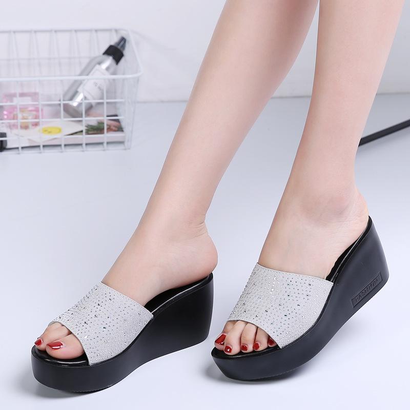 Европейская станция замшевые сандалии женские с цветком и стразами сандалии на ногу с открытым носком на толстой подошве на танкетке шлепанцы