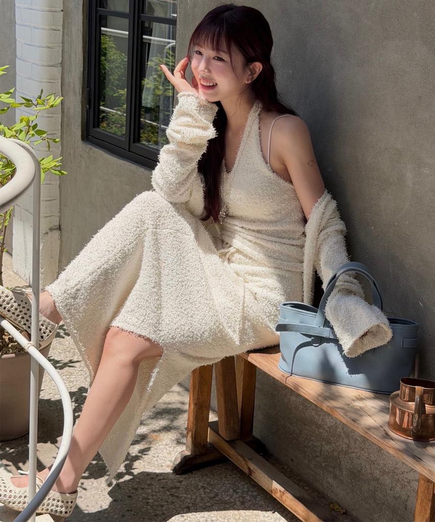 Noir For Woman Feathery Long Knit Skirt (Cream)