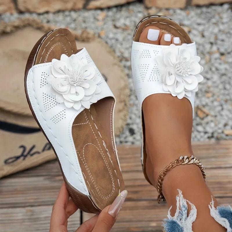 Модные женские тапочки Элегантные тапочки на низкой платформе 2025 Новые повседневные туфли на танкетке Женские летние сандалии на мягком каблуке Модные шлепанцы Женские