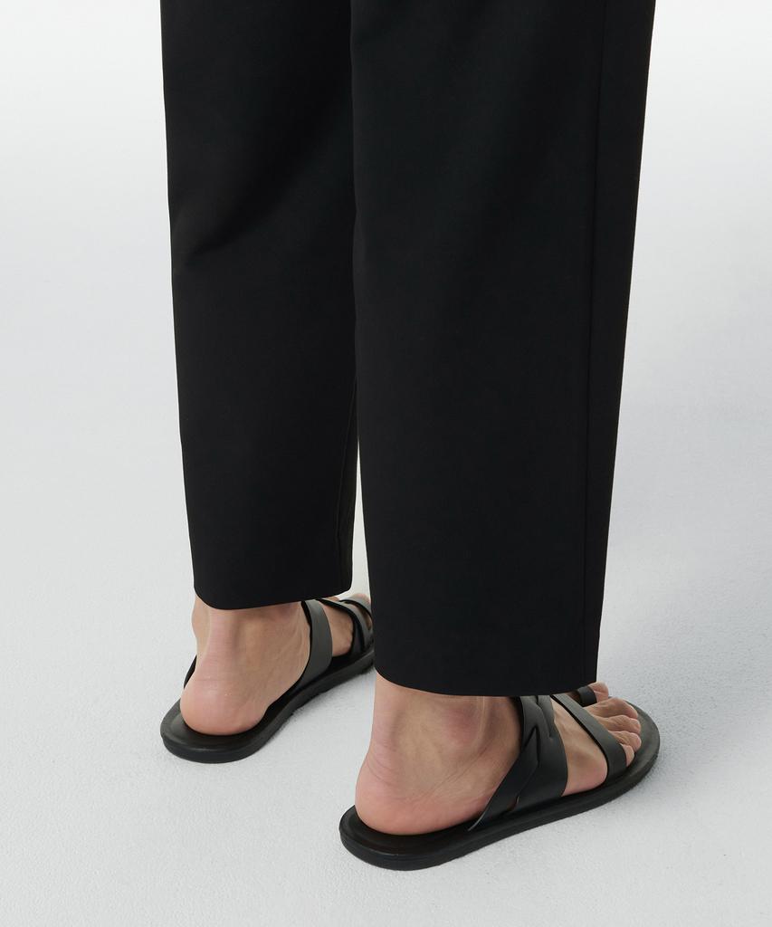 MUSINSA STANDARD Wide Easy Elastic Waist Crop Slacks [Black]