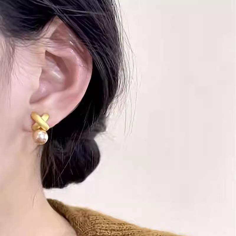 Серебряные серьги-гвоздики элегантные смещенные серьги-пусеты с жемчугом Symphony стиль знаменитостей простые изысканные универсальные модные женские
