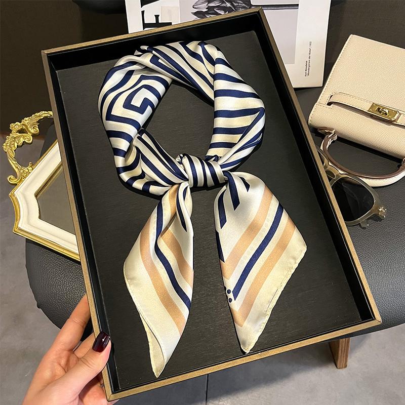 Latest Design Lady Silk Satin Scarf Women Handkerchief Stripe Printed Female Square Head Bandana Small Neck Muffler Hijab