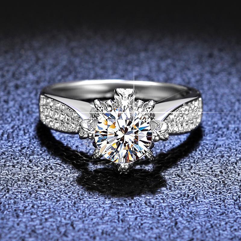 S925 Sterling Silver Women's Ring Simulated Diamond 1ctD Color Moissanite Wedding Ring Four-claw Wedding Ring Proposal Diamond Ring