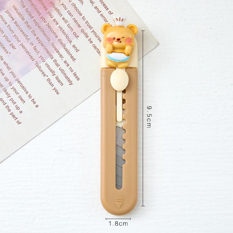 Bear Art Knife - Cute Cartoon Student Office Paper Cutter (Portable and Compact)