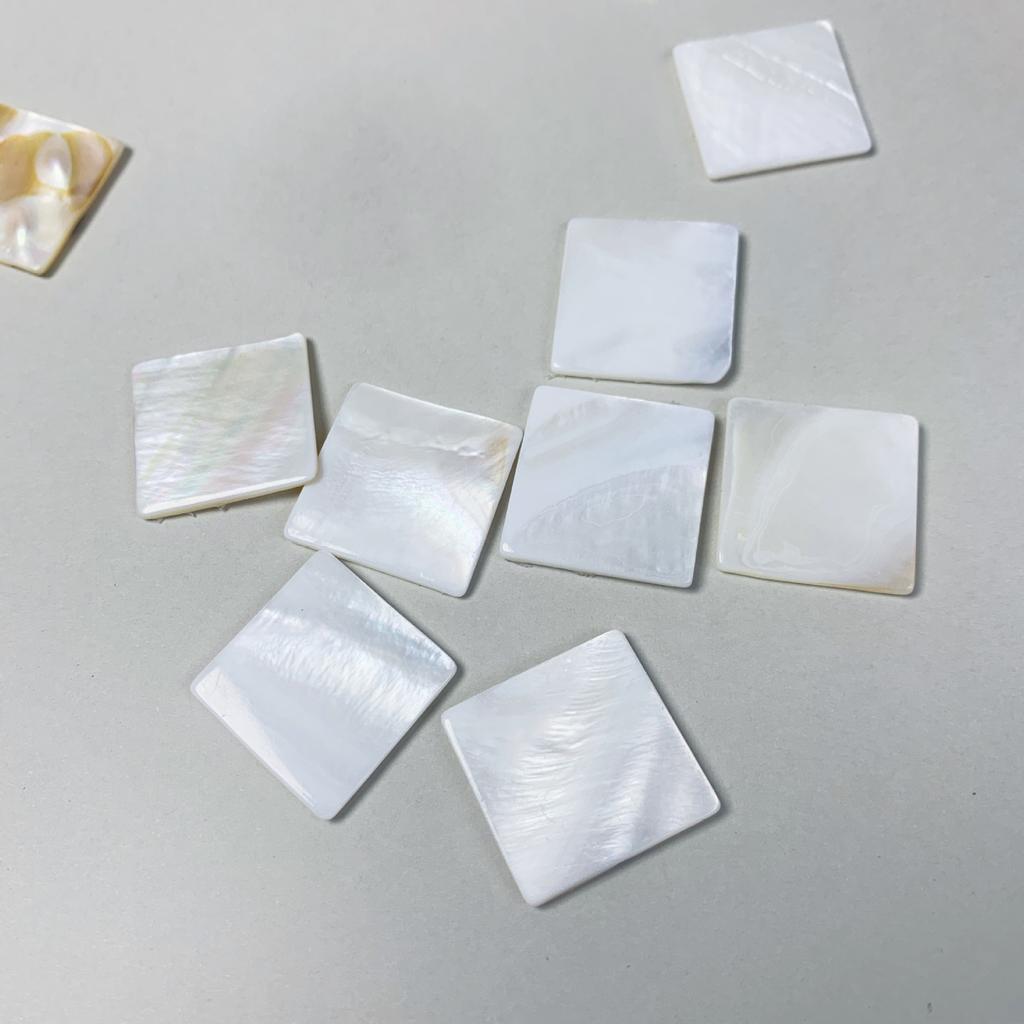 100Pcs/Pack Coasters Ins Style Square DIY 2x2CM 2mm Jewelry Making Accessories Natural Shell Home Decor