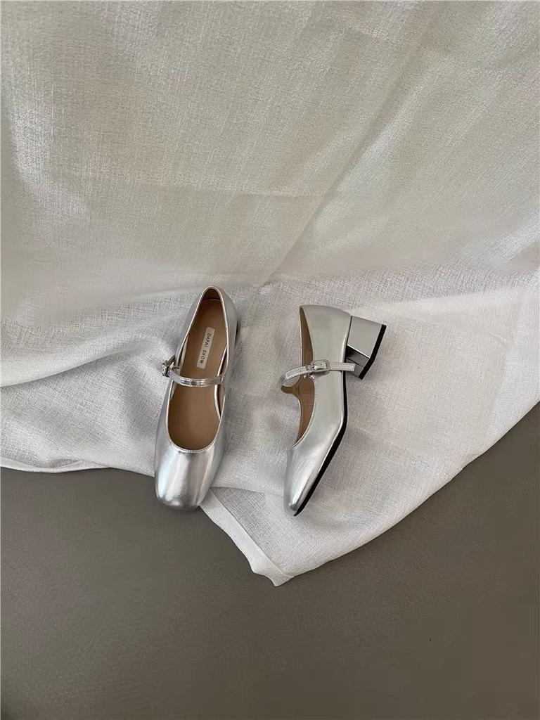 Французские серебряные туфли Мэри Джейн женские туфли темперамент толстый каблук квадратный нос светлый рот с одинарными туфлями