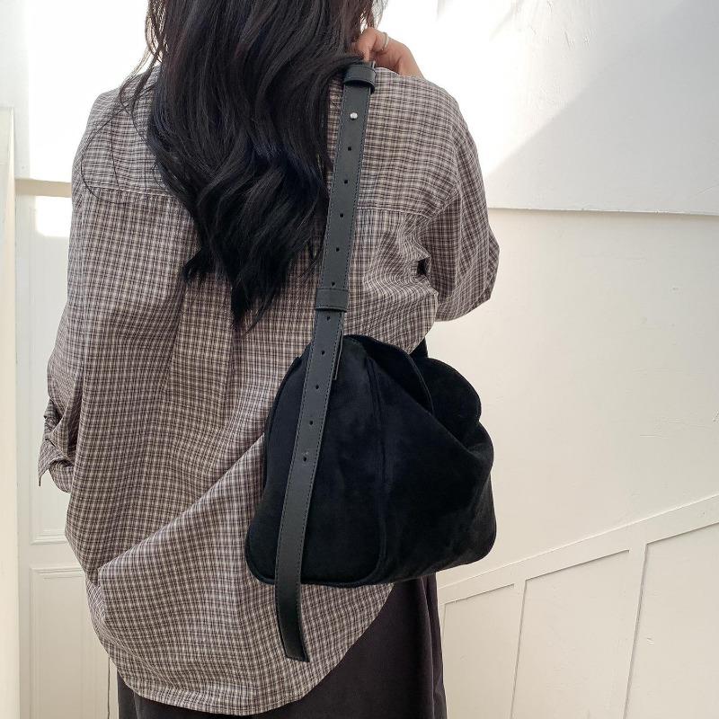 Нишевая замшевая сумка ретро раскладушка осень и зима новая маленькая квадратная сумка женская однотонная универсальная портативная сумка через плечо
