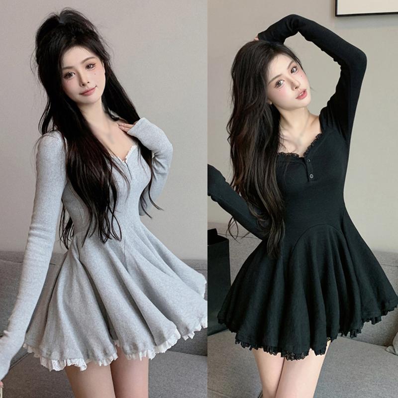 Женское платье с длинным рукавом и открытым квадратным воротником с ключицей