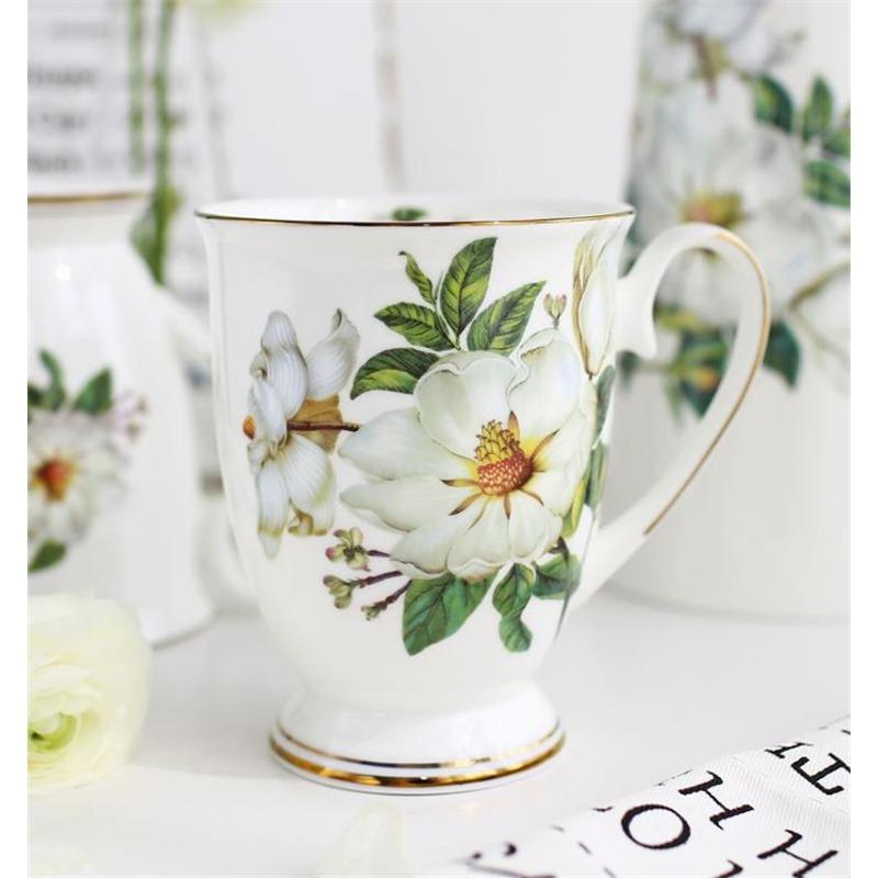 Керамическая кружка для чая 300 мл в стиле легкой роскоши - Кружка для кофе из тонкого костяного фарфора с золотой отделкой, Винтажные цветочные чайные чашки 'Камелия' с ручкой, 1 шт.